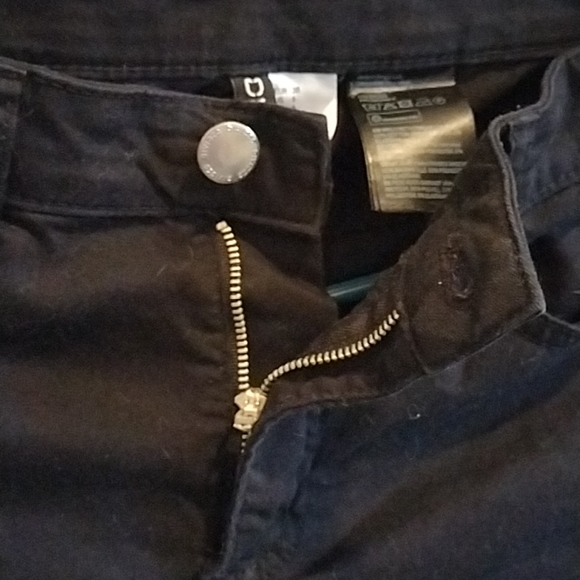 H & M Black women short - Picture 4 of 4